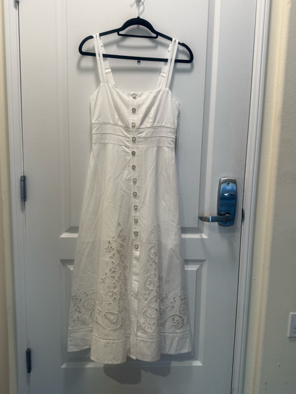 Moon River Leanne Eyelet Midi Dress in White with Front Buttons Size S NWT - Picture 4 of 7